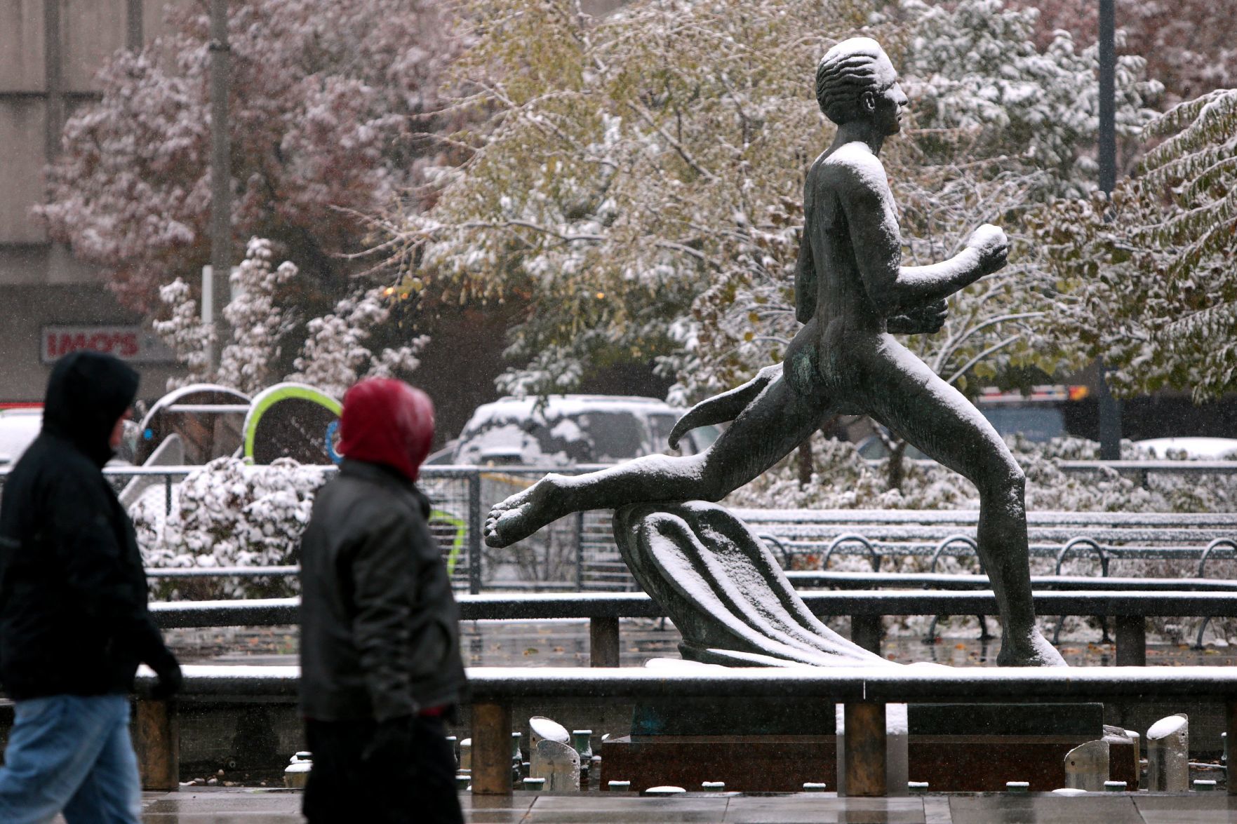 Snow falls in St. Louis